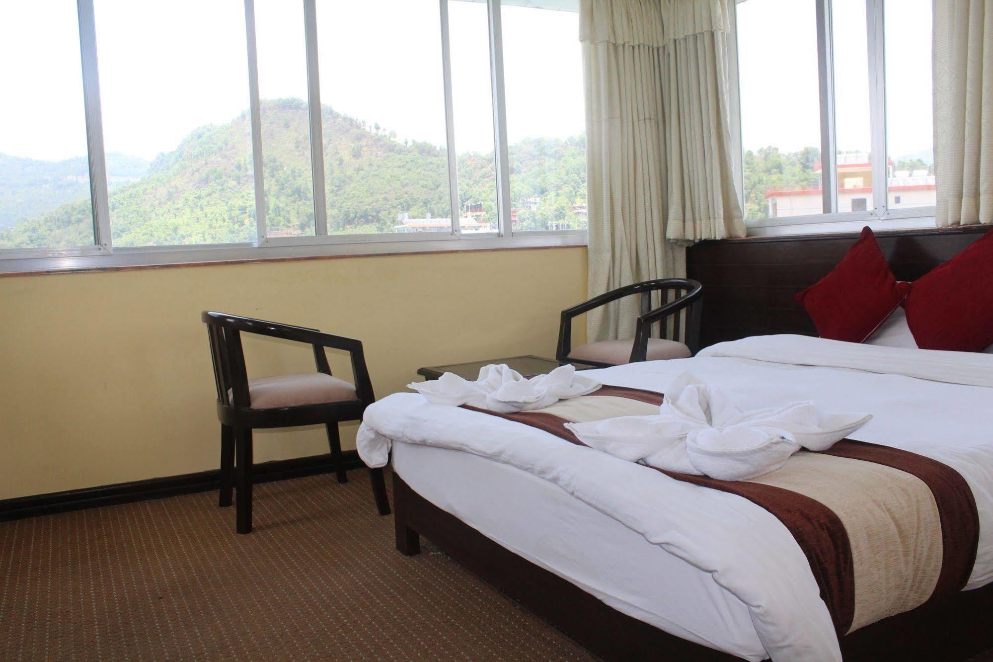 Hotel Lake Star Pokhara Luaran gambar