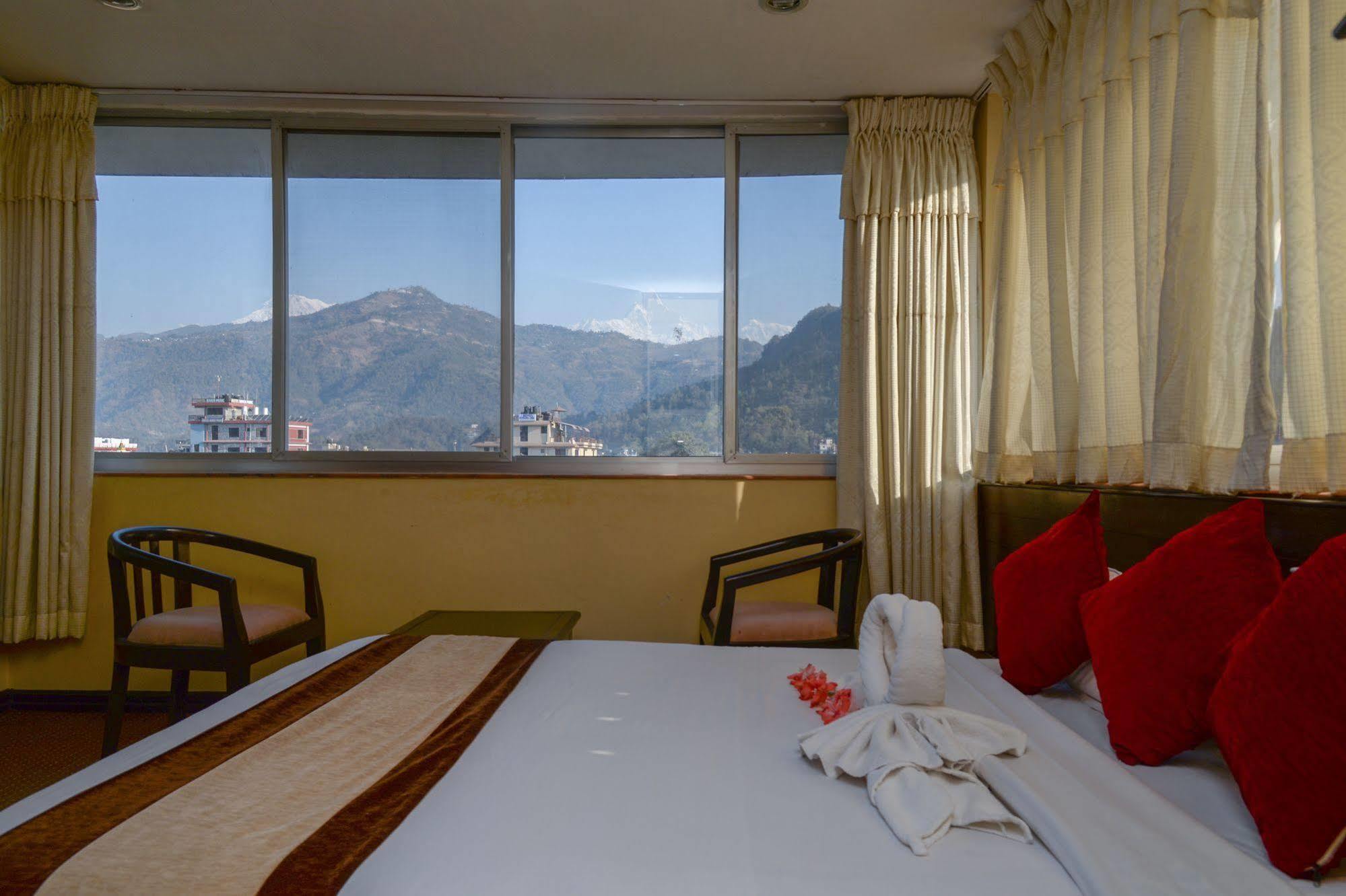 Hotel Lake Star Pokhara Luaran gambar