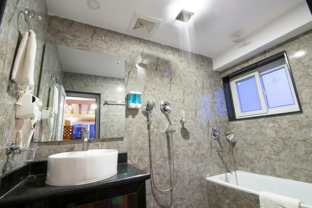 Hotel Lake Star Pokhara Luaran gambar